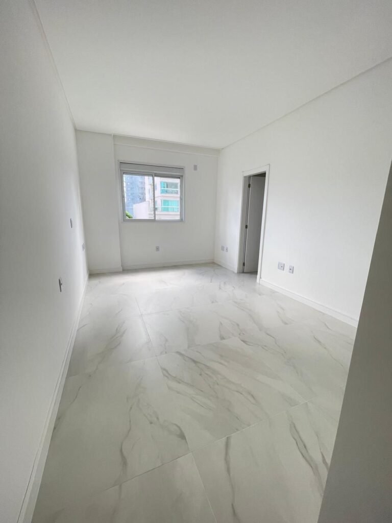 373a77b5-1b2d-42bb-baf7-bdfcc392ddc4